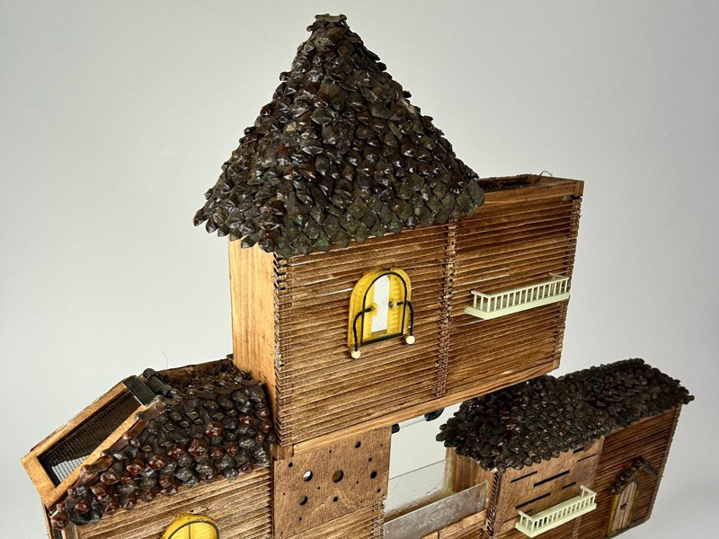 Esther Gaz ,  Shon Bezalel