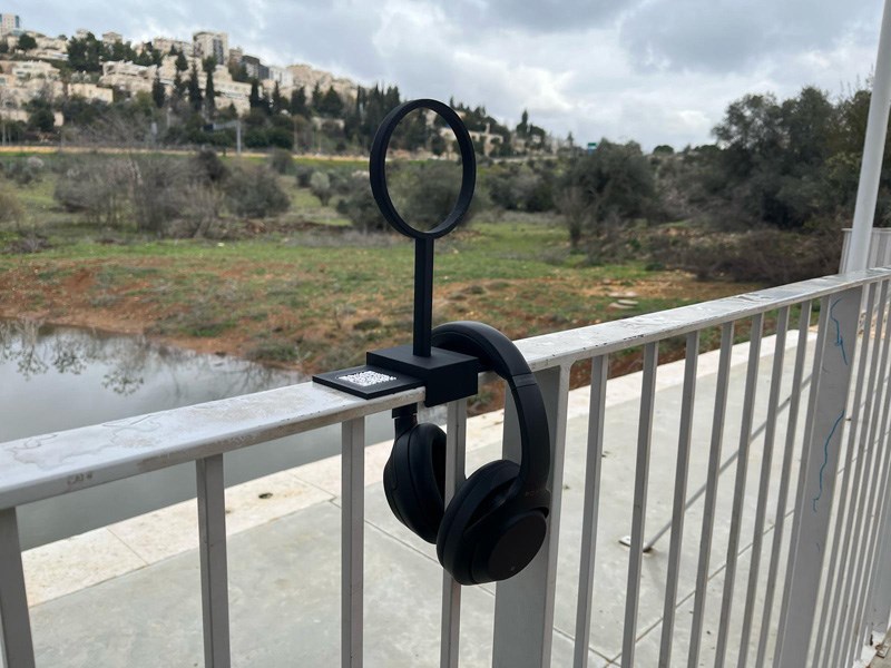 yarden taub , gilad verbov